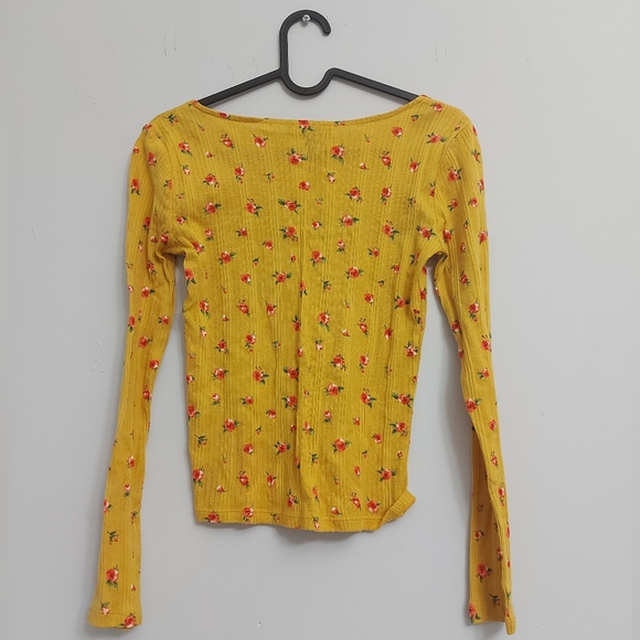 Mustard yellow top - Picture 2 of 3